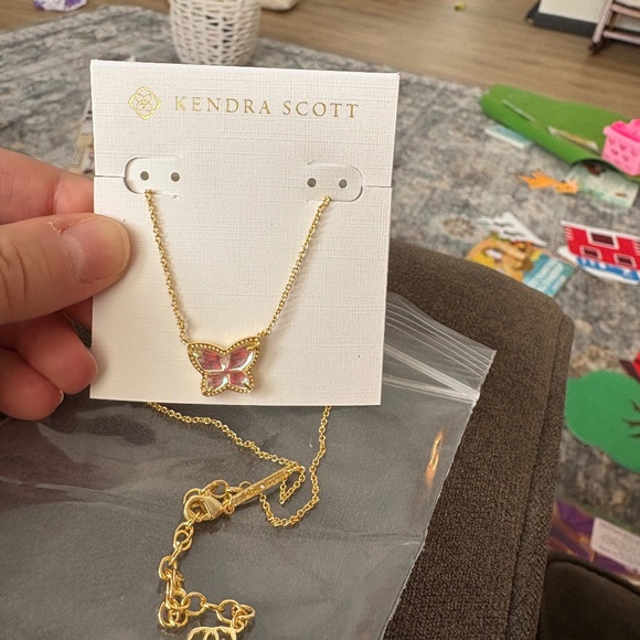 Kendra Scott Butterfly necklace . NWT - Picture 3 of 5